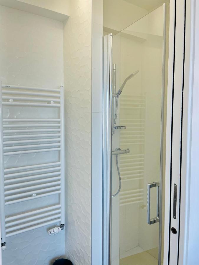 Studio Bel Mod Mont D'Or - Belvedere Moderne Lyon Exterior foto